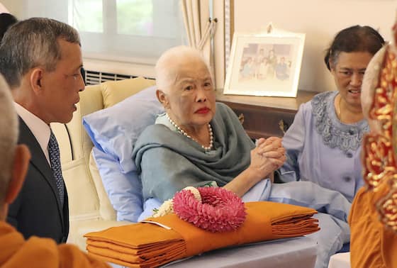 Bhumibols Witwe Königin Sirikit von Thailand liegt im Spital